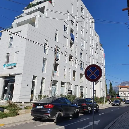 Rovena's - Free Parking * Tirana