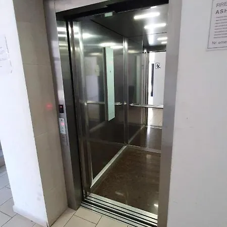 Apartament Rovena's - Free Parking