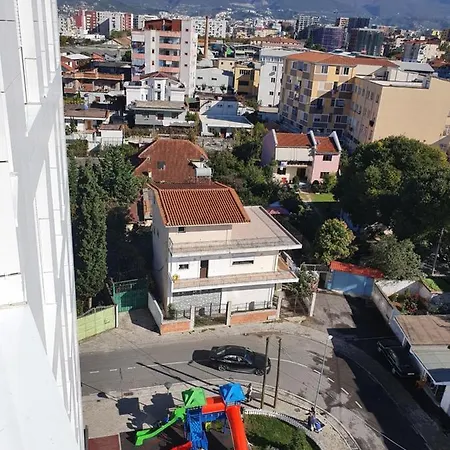 Apartament Rovena's - Free Parking